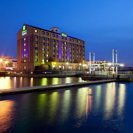 Holiday Inn Express Manchester - Salford Quays By Ihg Exterior photo